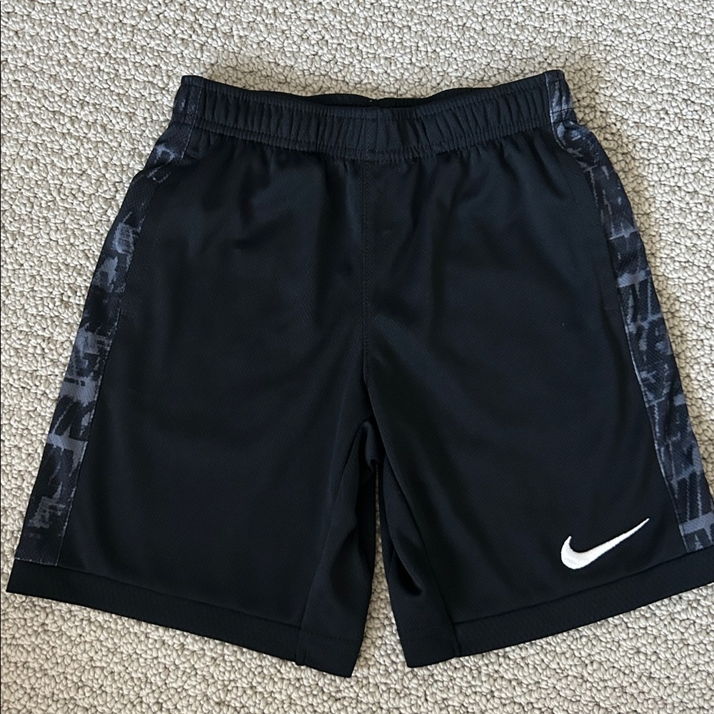 Nike Boys Black and Grey Dri-FIT Shorts L (6-7 years)